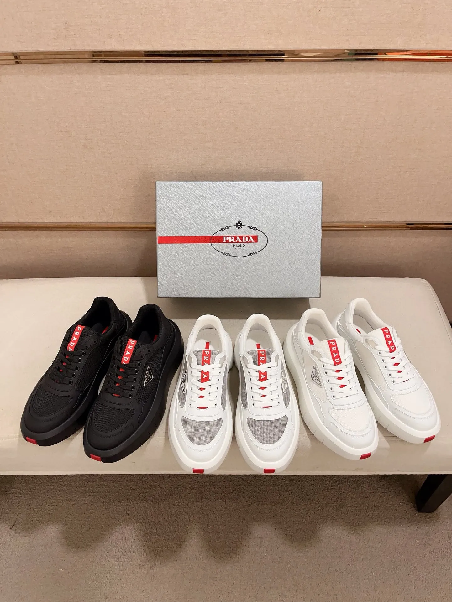 Factory price 620💰 ✔️✔️✔️Higher version High-quality new PRADA (Prada) counters are launched simultaneously. New men's shoes and 😘fabric are made of high-tech glue-spraying technology. Lining: Full cowhide lining. 👍🏿 High-end ☄️ air-cushion molded anti-slip rubber outsole, exquisite lines, simple and elegant, comfortable and high-end for leisure travel. Code number: 38 to 45 (can be customized to 46 to 47, non-refundable)